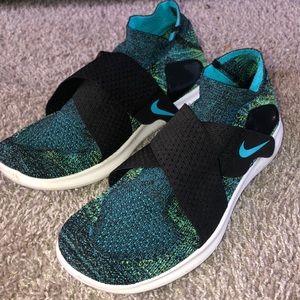 Men’s us 8.5 strap Nikes